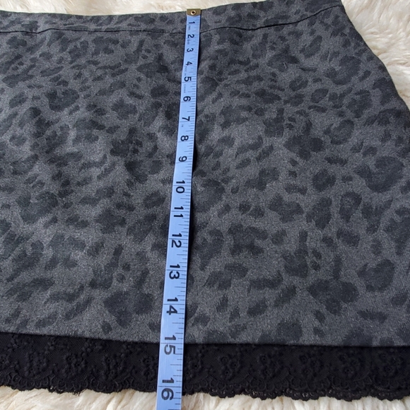 Jessica Simpson Cindy Leopard Print Grey Skirt - Picture 6 of 6